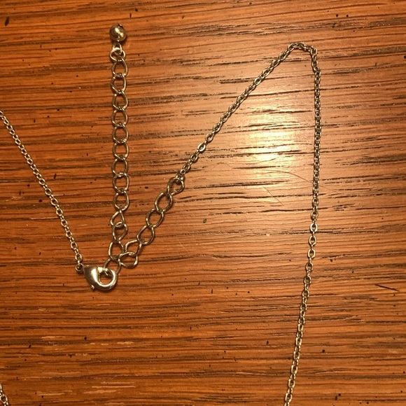 NWOT Silver Peace Pendant Necklace - Picture 6 of 11